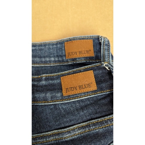 JUDY BLUE 0/24 Jeans 2 Pairs Skinny Fit Heavy Distress Raw‎ Hem Whiskering - Picture 4 of 9